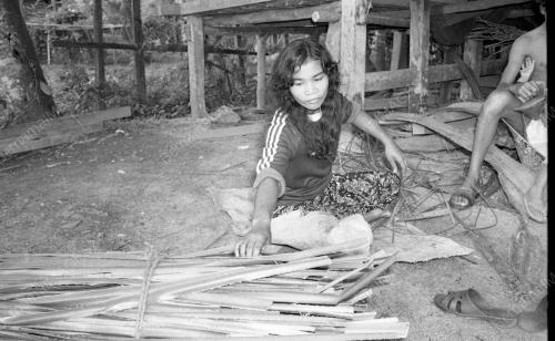 Perusahaan menganyam mengkuang