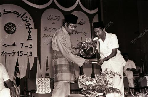 DATUK SERI DR. MAHATHIR BIN MOHAMAD