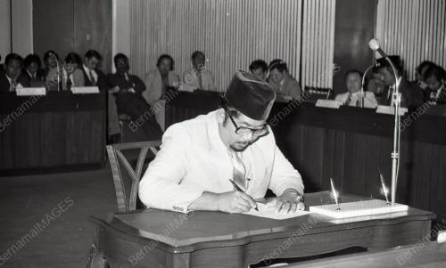 ANGKAT SUMPAH