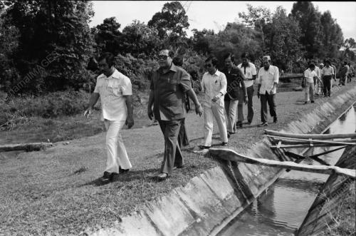 Manan Othman sampaikan bantuan