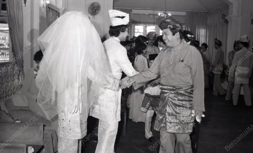 ISTIADAT BERSIRAM DAN SANTAP