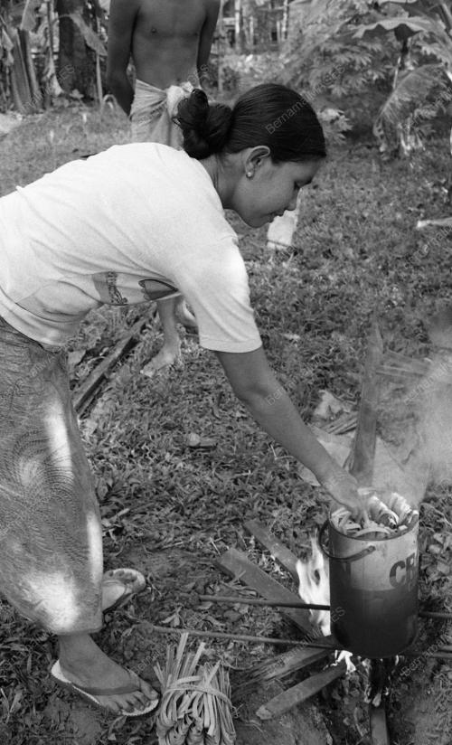 Perusahaan menganyam mengkuang