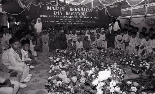MAJLIS BERKHATAN DAN BERTINDIK