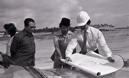 TAPAK PERINDUSTRIAN PETROLIUM