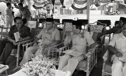 SEKOLAH