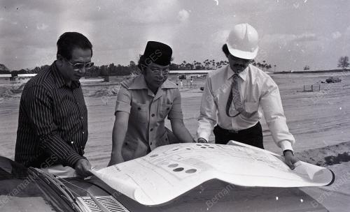 TAPAK PERINDUSTRIAN PETROLIUM