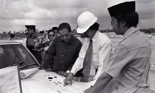 TAPAK PERINDUSTRIAN PETROLIUM