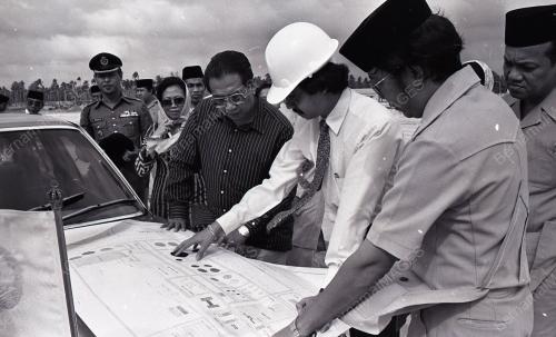 TAPAK PERINDUSTRIAN PETROLIUM