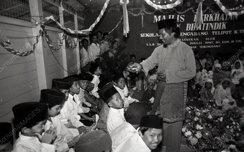 MAJLIS BERKHATAN DAN BERTINDIK