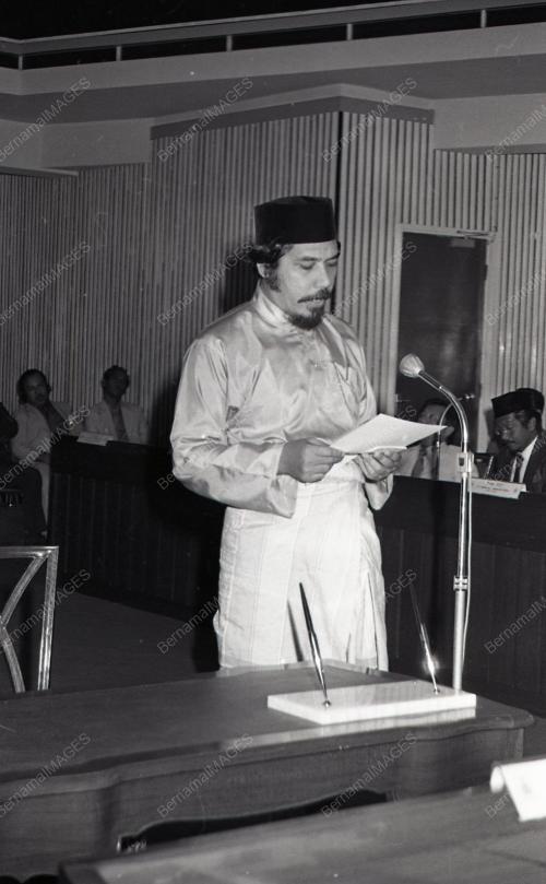 ANGKAT SUMPAH