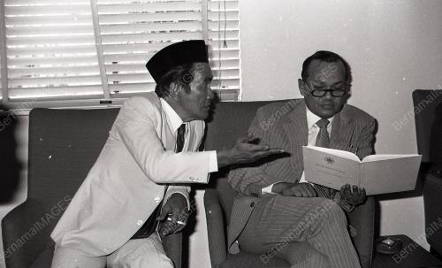 ANGKAT SUMPAH