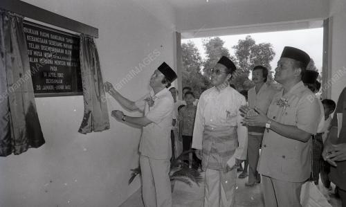 SEKOLAH