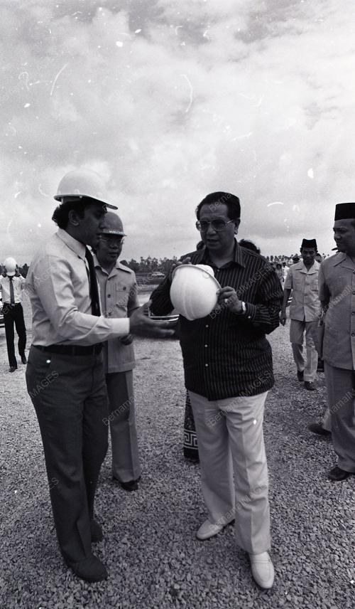 TAPAK PERINDUSTRIAN PETROLIUM