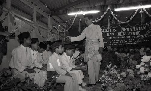MAJLIS BERKHATAN DAN BERTINDIK