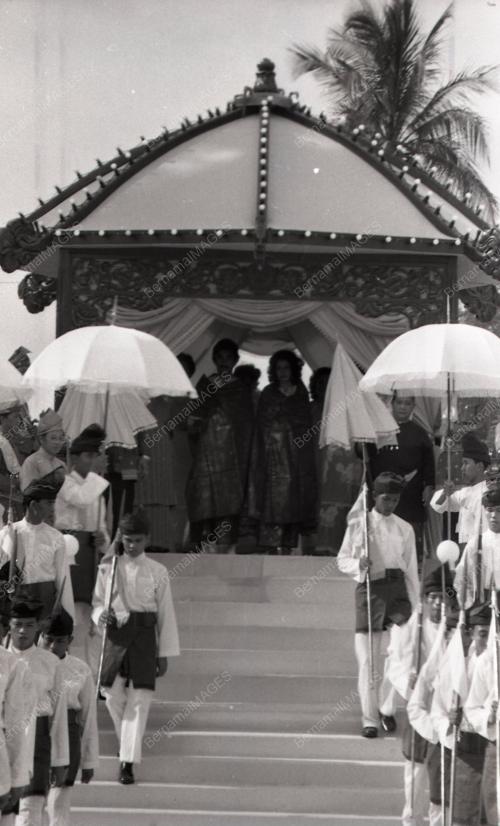 ISTIADAT BERSIRAM DAN SANTAP
