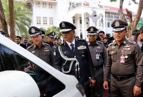 TH01_09112015_POLIS_THAI