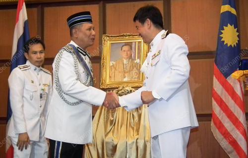 TH01_27022012_IGP_KHIGHT_GRAND_CROSS