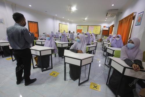 SEKOLAH DI THAILAND DI BUKA