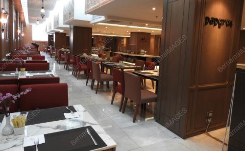THA01_02042017_HOTEL_HALAL