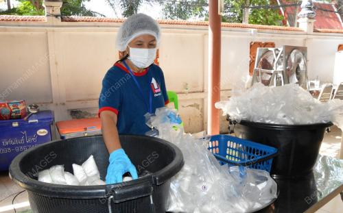 NO ONE IN BANGKOK GOES HUNGRY
