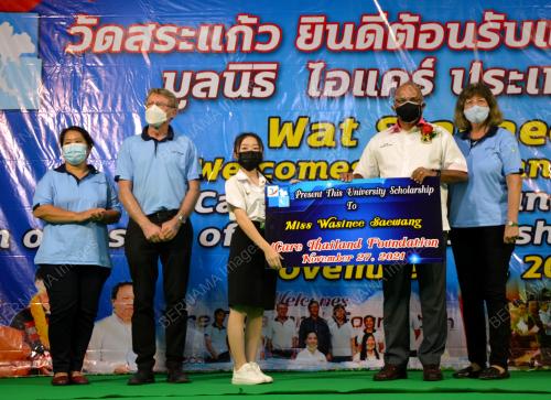 THA01_05122021_MALAYSIANS_HELP_NEEDY_THAI_STUDENTS