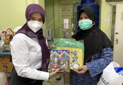 MALAYSIAN EMBASSY IN BANGKOK SPREADS CHEER