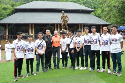 WILD BOARDS FOOTBALL TEAM