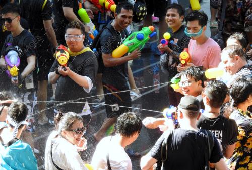 THA01_13042018_SONGKRAN