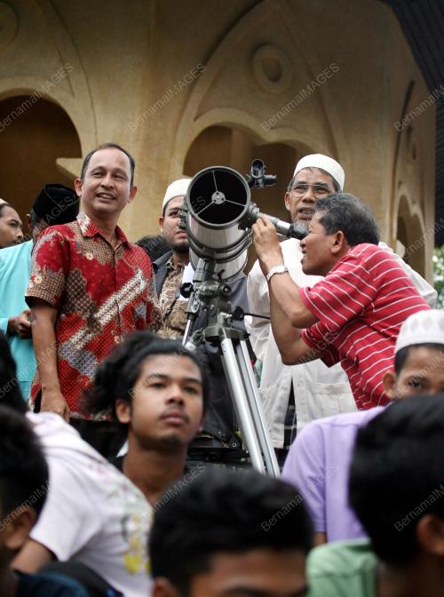 THA01_17062015_ANAK_BULAN