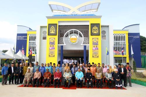 THA01_27112018_UNIVERSITI_FATONI