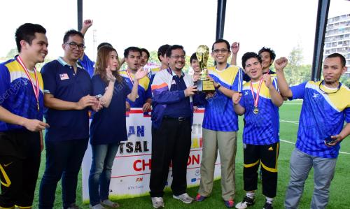 THA01_29032014_TROPHY
