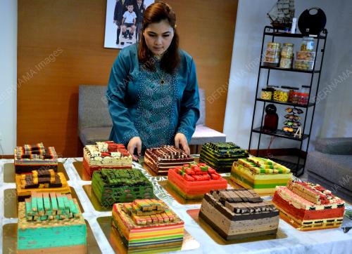KEK LAPIS SARAWAK DI BANGKOK