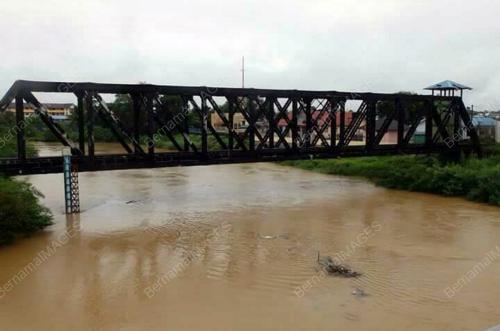 THA02_02122016_SUNGAI