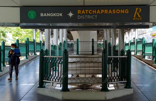RATCHAPRASONG SKYWALK