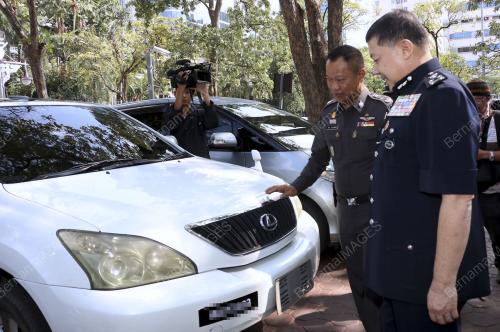 THA02_09012018_PENYERAHAN