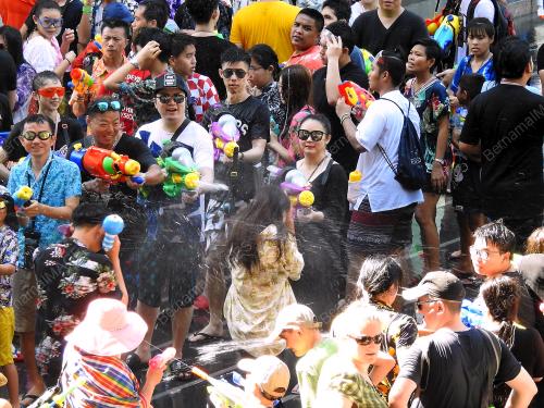 THA02_13042018_SONGKRAN