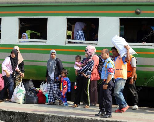 THA02_29042019_KERETAPI