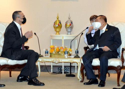 DATUK SERI HISHAMMUDDIN HUSSEIN