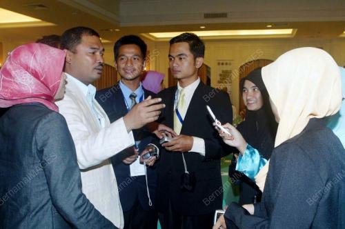 IDRIS HARON