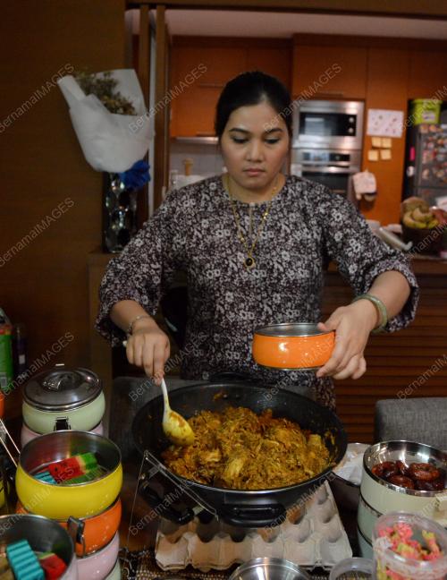 EMBASSY OFFERS RAYA DELICACIES FOR MALAYSIANS MISSING HOME