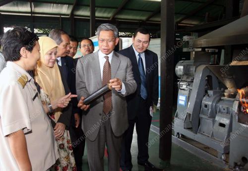 MUSTAPA MOHAMED