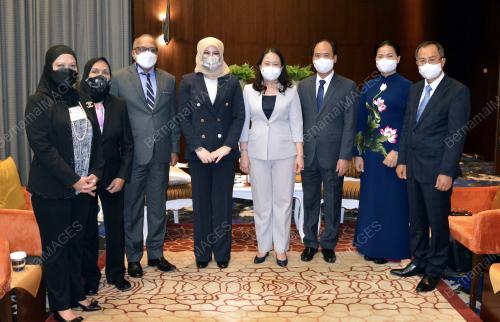 DATUK SERI RINA HARUN