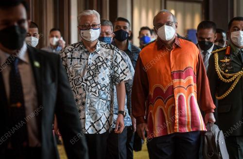 DATUK SERI ISMAIL SABRI YAAKOB