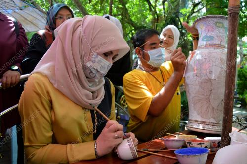 DATUK SERI RINA HARUN