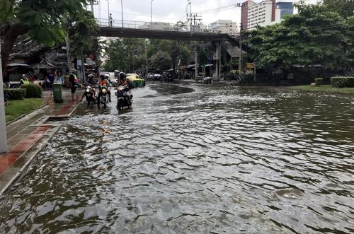 THA04_14102017_BANGKOK_BANJIR