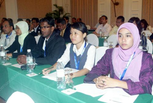 SEMINAR UNIVERSITI