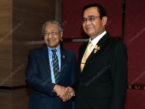 THA07_02112019_PM_ASEAN_SUMMIT