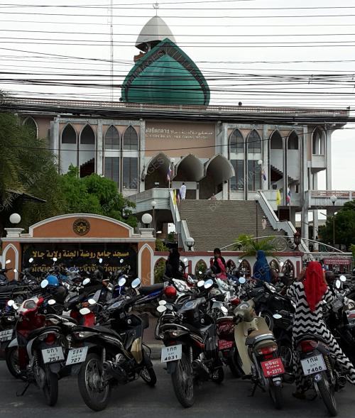THA07_14092016_MILITAN