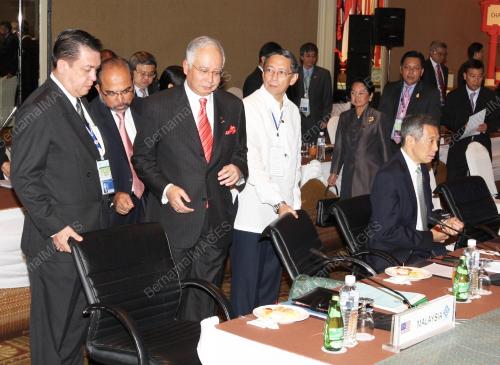 SIDANG KEMUNCAK ASIA KE-15