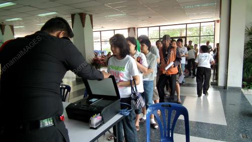 THA07_26012014_VOTERS